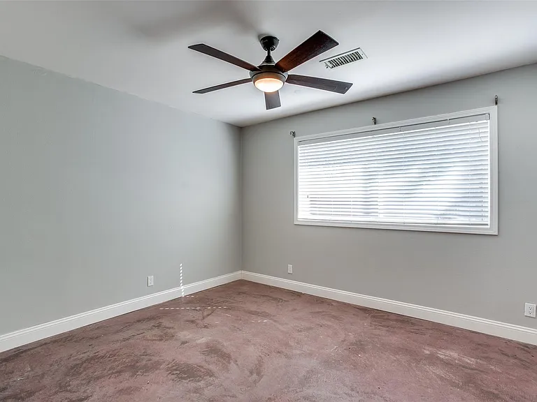 8503 Manhattan Dr — Photo 36