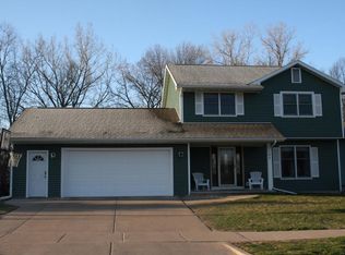 2102 Esther Dr, Onalaska, WI 54650