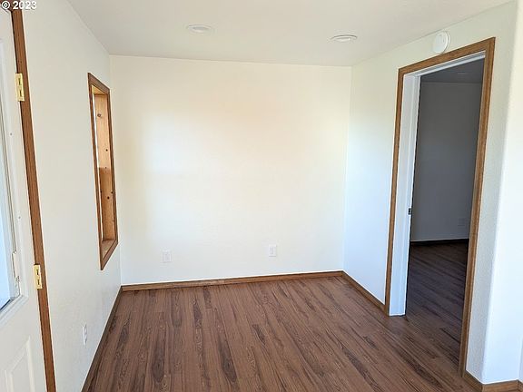 5th image of 1010 N Elliott St