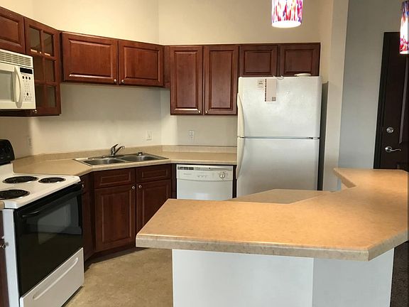 4th image of 649 Old Highway 8 NW APT 221