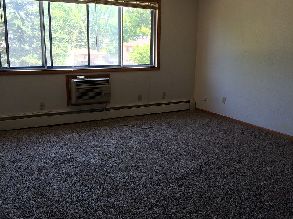 1st image of 915 18 1/2 St S APT 5