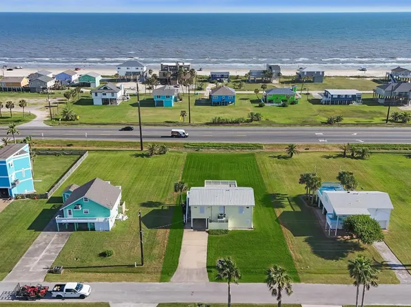 16519 Blackbeard Rd, Jamaica Beach, TX 77554