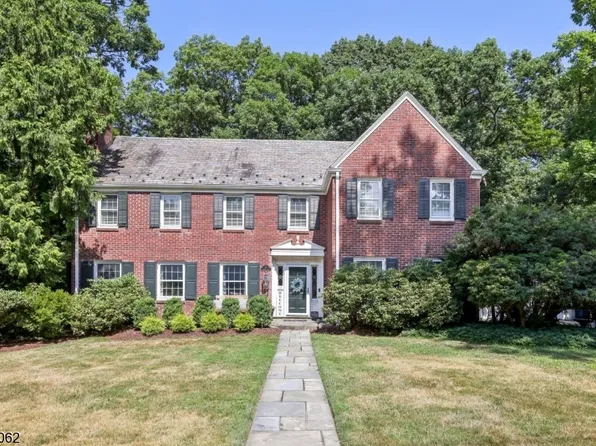 51 Grover Ln, West Caldwell Twp., NJ 07006