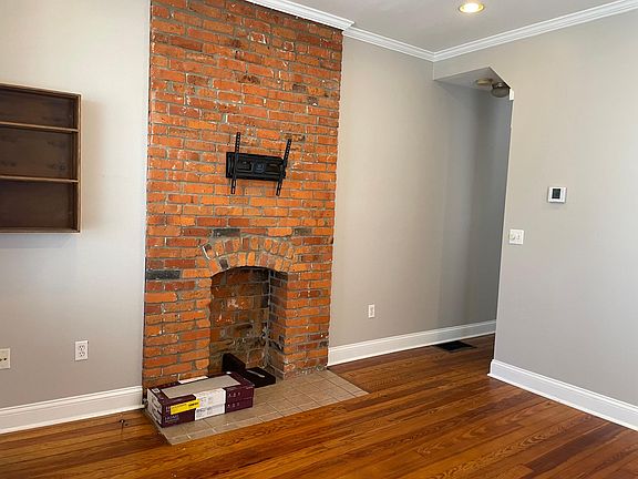 2nd image of 994 S Wall St