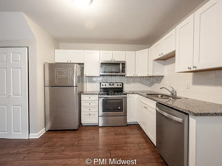 1439 S East St — Photo 8