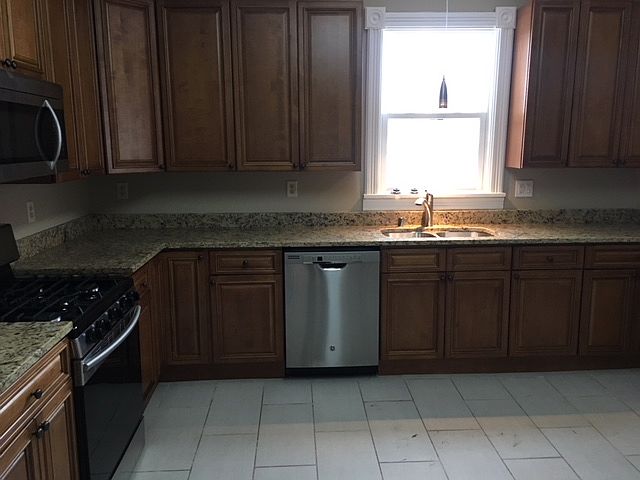 1st image of 937 York Ave