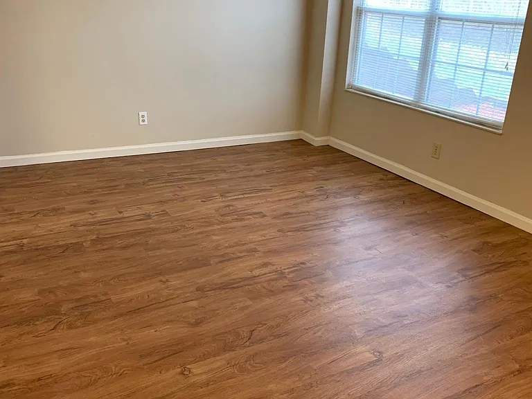 916 N Main St — Photo 5