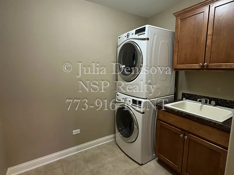 2-322 Itasca Pl #228 — Photo 7