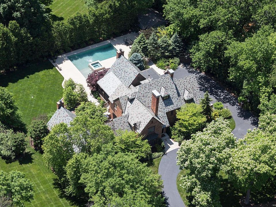 1st image of 1167 Center Dr