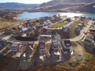 298 Porcupine Ln, Chelan, WA 98816