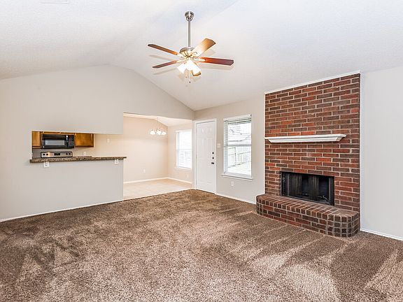 3rd image of 616 Cumberland Dr