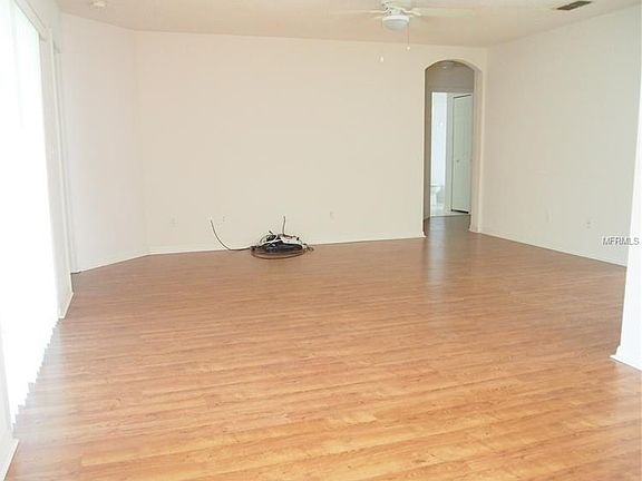 2nd image of 3664 Eversholt St