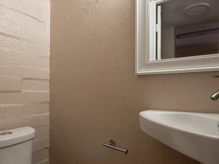 941 N Euclid Ave #121 — Photo 16