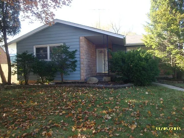 3304 Emmaus Ave photo 1