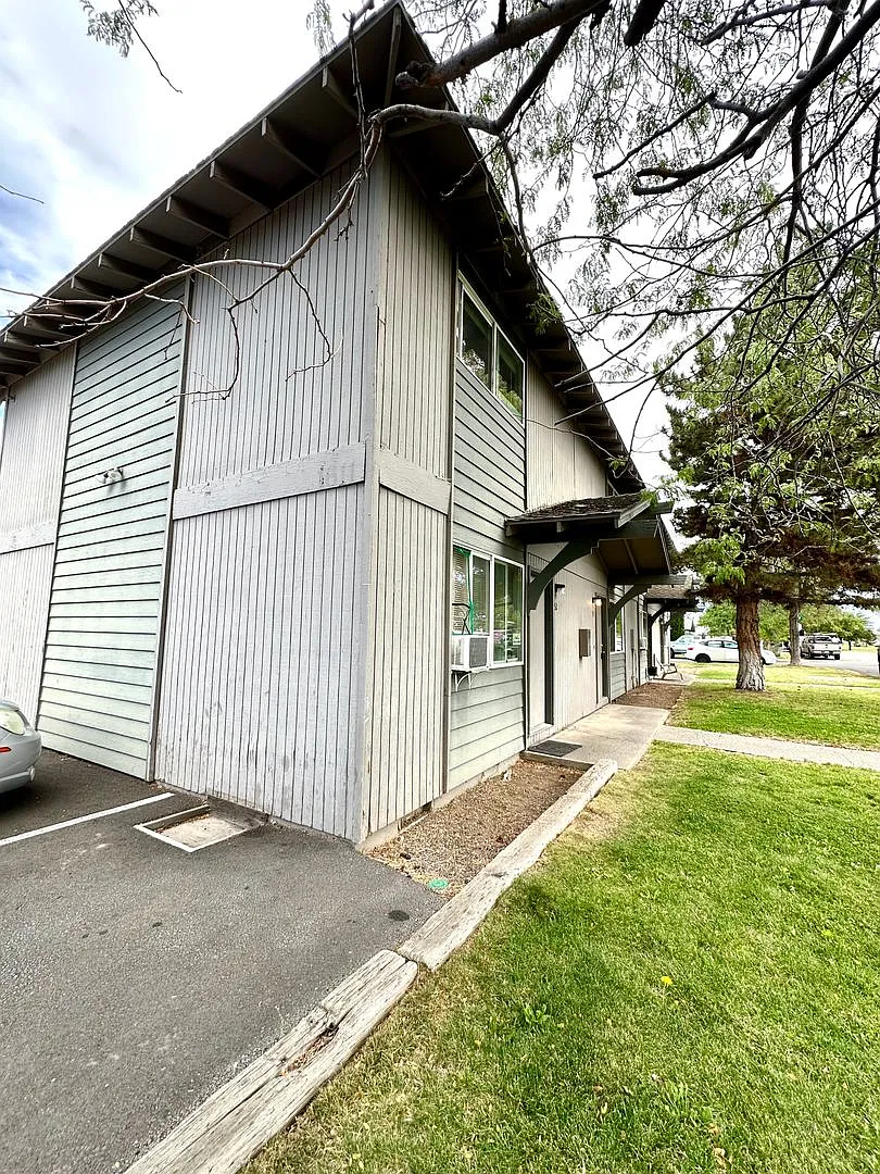 L1632 — Photo 3