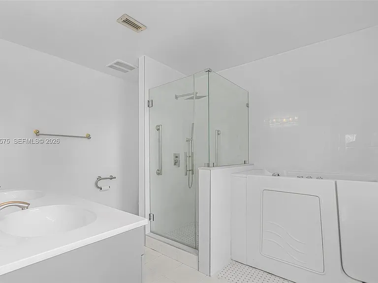 9075 SW 48th Ter — Photo 21