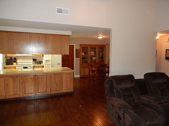 5th image of 1805 Vista Creek Dr