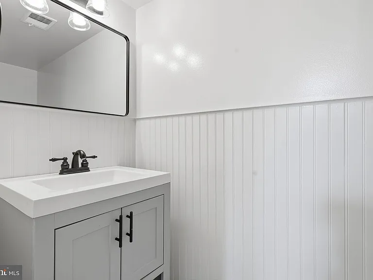7690 Green Garland Dr — Photo 15
