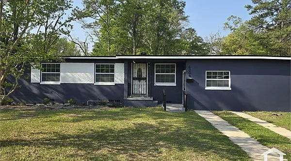 4 bed, 1390 sqft, $2,125 — Photo 2