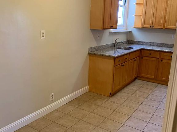 5th image of 1900 Vallejo St #301