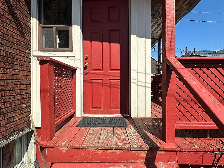 145 Gladstone Ave — Photo 4