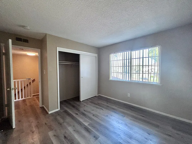 926 Carro Dr — Photo 7