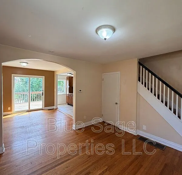 601 Littlecroft Rd — Photo 3