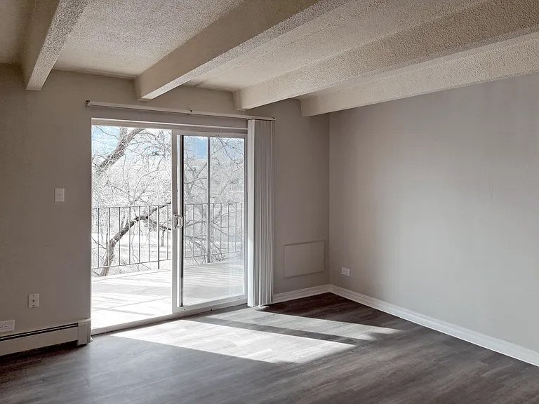 Boulder Crescent — Photo 40