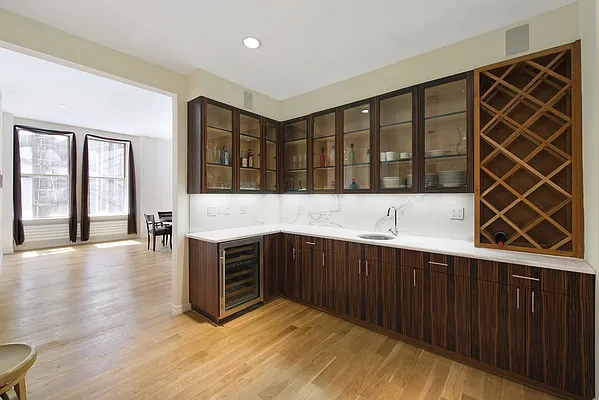 Rented by Nest Seekers International | media 18