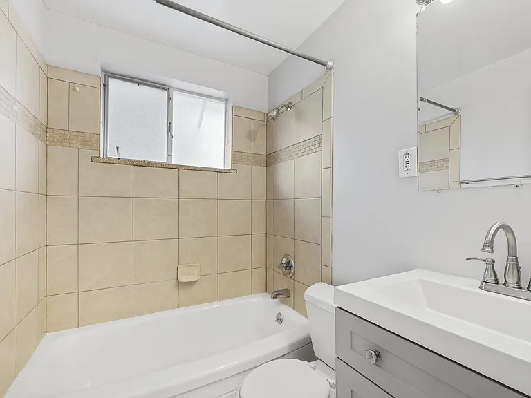 1213 Vance St — Photo 15