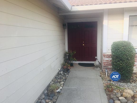 3rd image of 1317 Summerview Dr