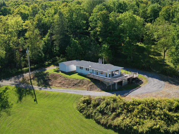 7554 Feather St, Naples, NY 14512