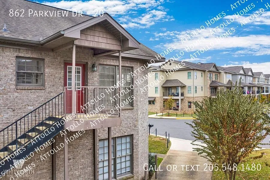 Pre-Leasing Fall 2027 | 862 Parkview Dr 4 Bed/4 Bath | Walk to UA Campus — Photo 3
