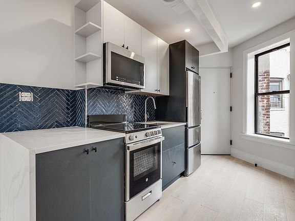 2nd image of 14 Bedford St #9A