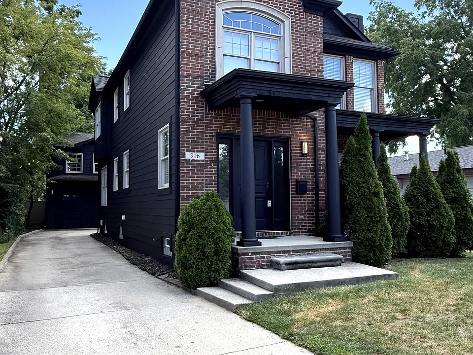 916 Ruffner Ave