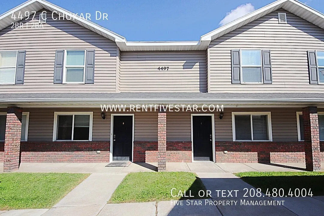 Townhome Available in Chubbuck! — Photo 1
