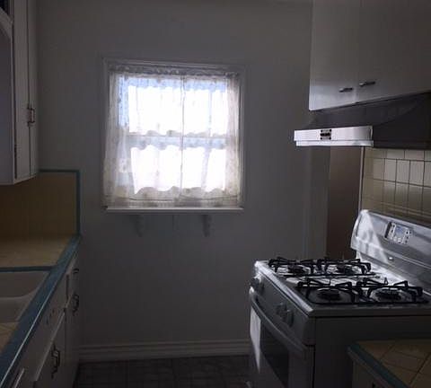 5th image of 931 W Palm St