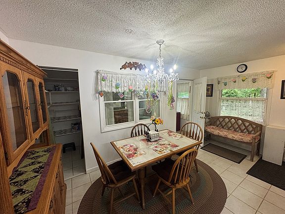 4th image of 210 Holly Ridge Ln