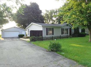 194 Karen Dr, Galien, MI 49113