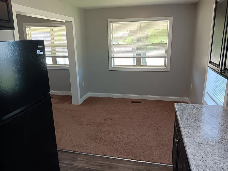 1306 S Limestone St — Photo 16