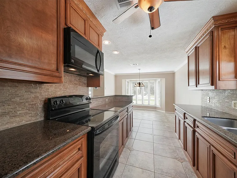 28914 Pine Hill Dr — Photo 10