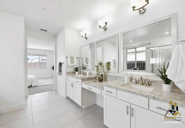 4040 Swing Way — Photo 14
