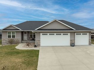 2781 Sage Dr, Palo, IA 52324