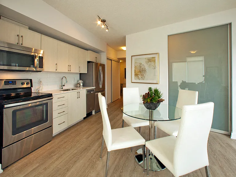 763 Woodbine Ave — Photo 6