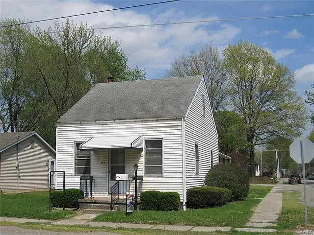 200 N Jefferson St photo 1