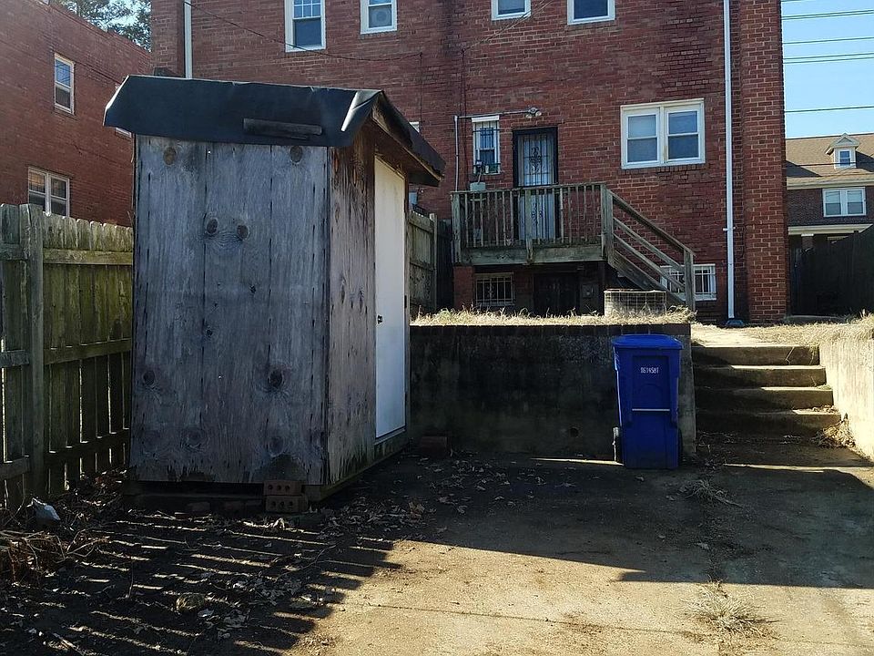 2nd image of 149 47th St NE