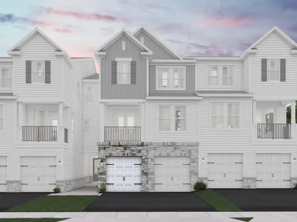 8 Reservoir Ct, Wayne, NJ 07470