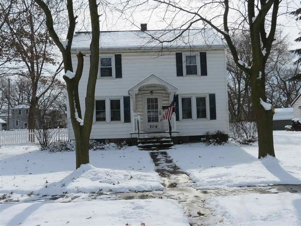 506 W Compromise St photo 1