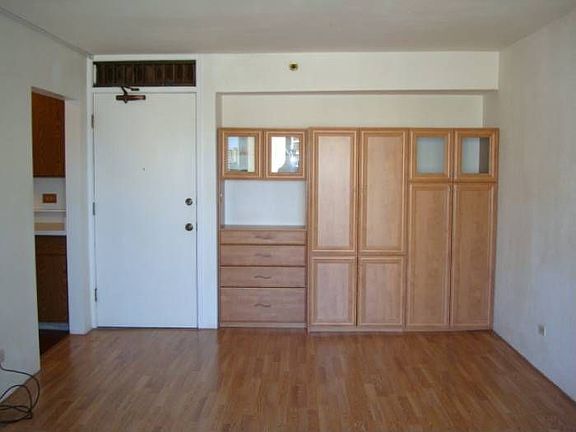 Includes wall storage sys