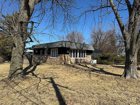 2nd image of 2740 N Cedar Rd